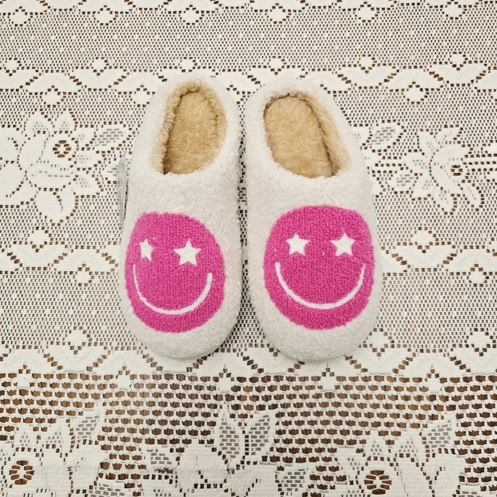 NWT Womens Slippers Plush Small 5 6 Pink Happy Smiley Face Lounge House Shoes